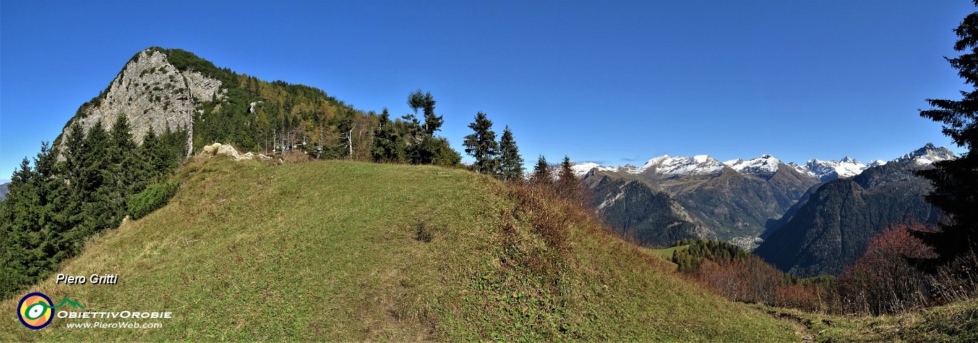 27 Al Forcolino di Torcola (1856 m) vista spettacolare verso le cime orobiche di alta Val Brembana  .jpg